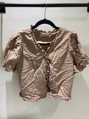 Women's Short Sleeve Ruffle Button-Front Top - Blush